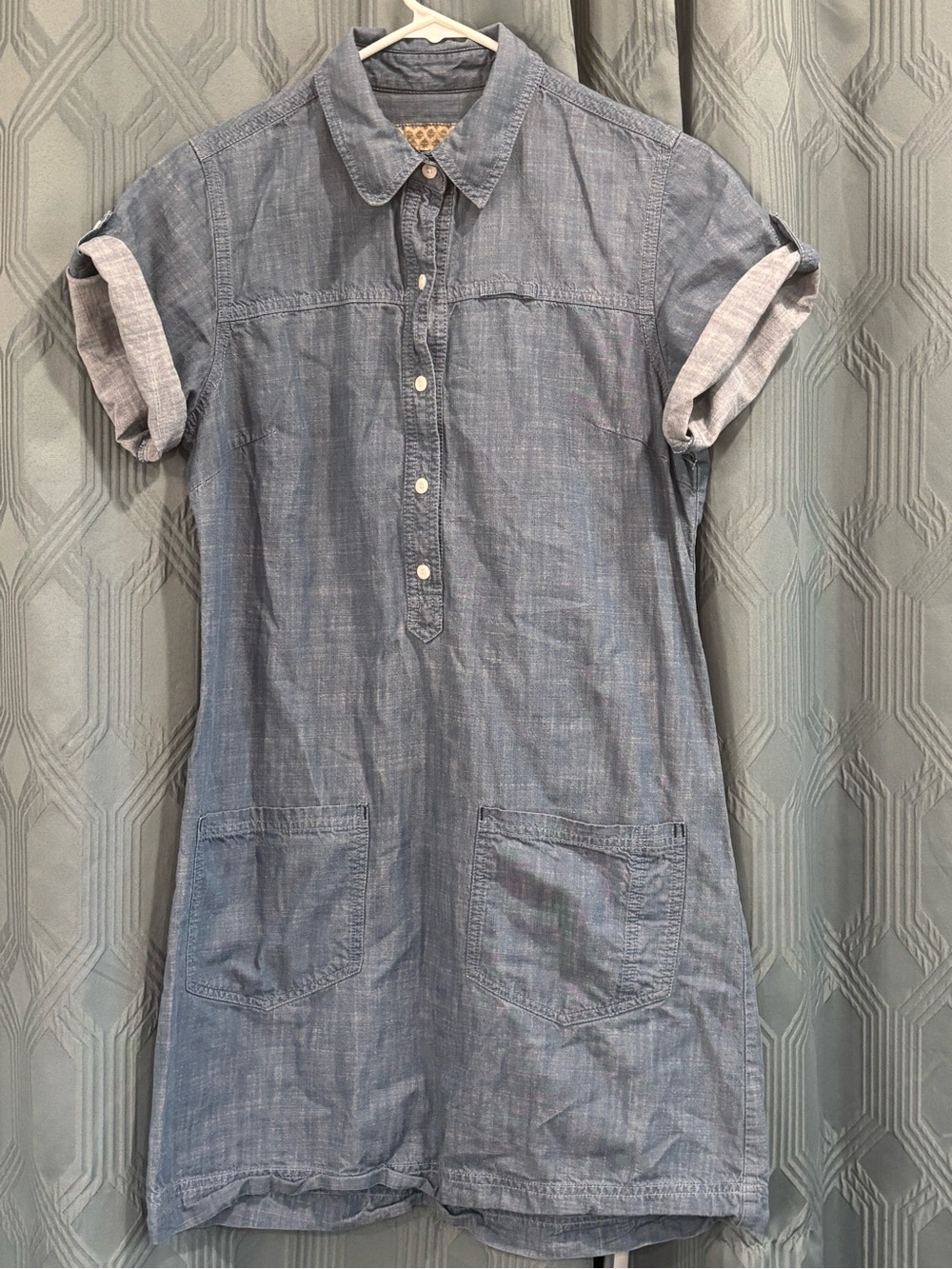 Patagonia Blue Denim-Look Women's Shirt  Dress with Multicolor Logo Patch
